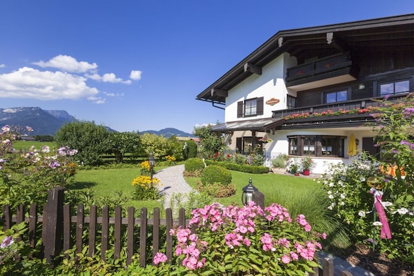 Romantisch vakantiehuis met alpenpanorama in Schönau am Königssee - thumbnail 5
