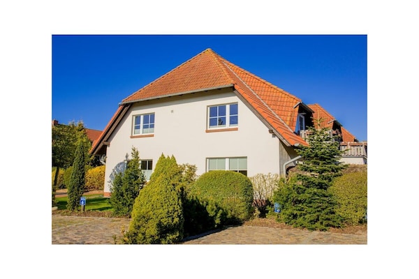 Zonnig maisonnette-appartement in Zingst, vlakbij strand en lagune - thumbnail 1