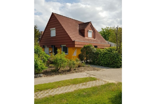 Op 600m van het centrum: ruim vakantiehuis in Dorum-Neufeld - thumbnail 1