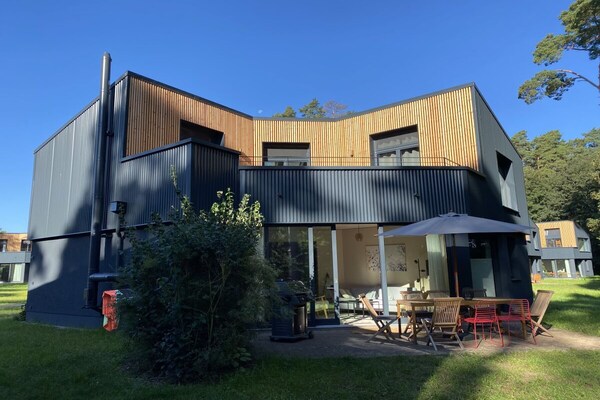 Architectonisch vakantiehuis direct aan het meer bij Templin voor 8 personen - thumbnail 1