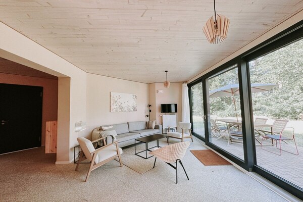 Architectonisch vakantiehuis direct aan het meer bij Templin voor 8 personen - thumbnail 3