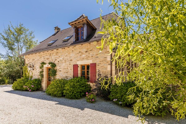 Privézwembad en luxe in vakantiehuis Le Bolet, St. Medard D'excideuil - thumbnail 1