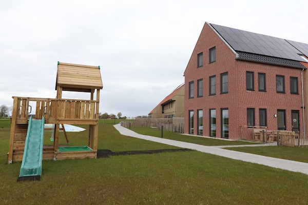 Moderne Friese villa voor 10 personen in rustig Leons - thumbnail 2