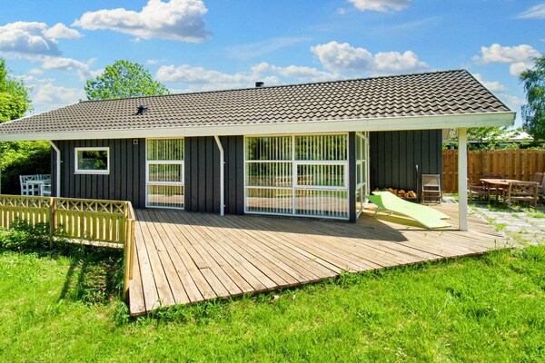 Vrijstaand vakantiehuis met whirlpool en sauna, op 250 meter van de zee bij Skibby - thumbnail 2