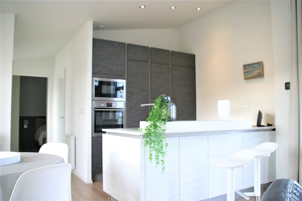 Luxe chalet aan het water op Water Resort Oosterschelde - thumbnail 4