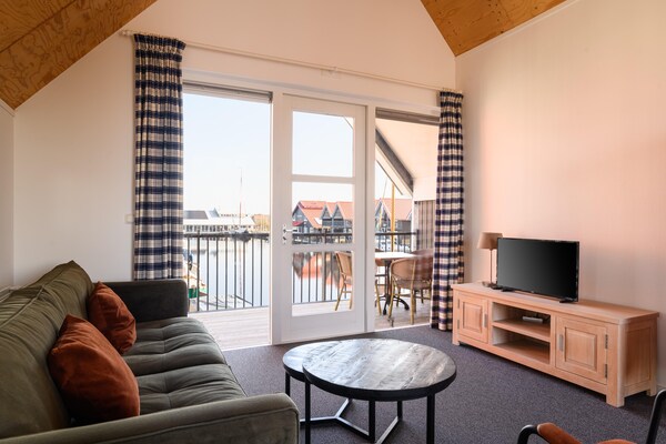 Havenwoning 4: Appartement aan het Friese meer met balkon en uitzicht - thumbnail 1