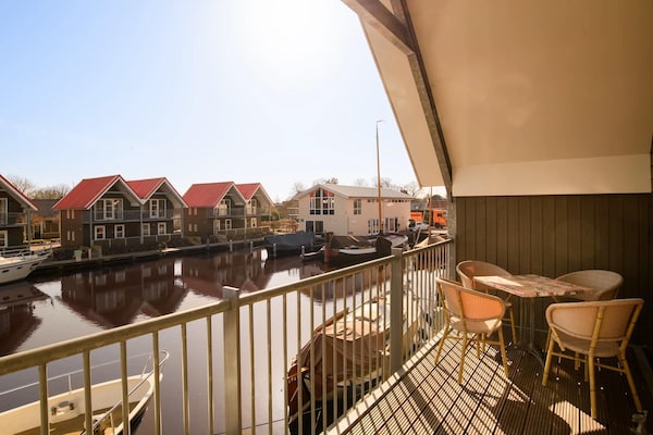 Appartement aan de jachthaven van Terherne met uitzicht op het Sneekermeer - thumbnail 4