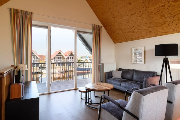 Appartement aan de jachthaven van Terherne met uitzicht op het Sneekermeer - thumbnail 1