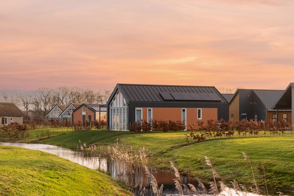 Gelijkvloerse villa op Villapark Akenveen, naast Nationaal Park Drentsche Aa - thumbnail 1