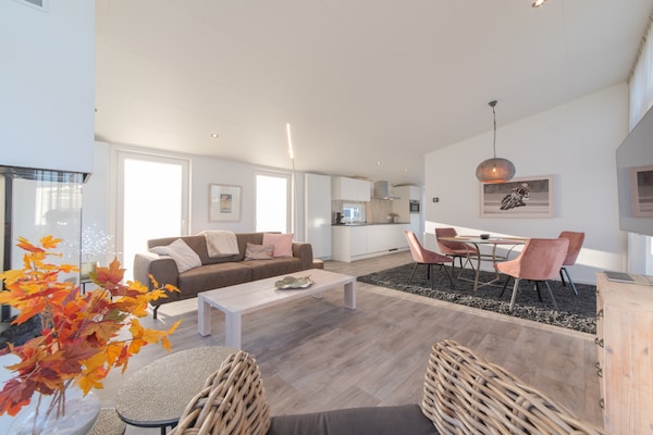 Vrijstaand vakantiehuis met 2 terrassen in Wemeldinge, nabij de Oosterschelde - thumbnail 2