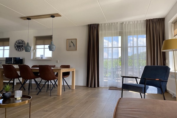 Luxe wellnessvilla aan water in Drenthe met privé hottub - thumbnail 2