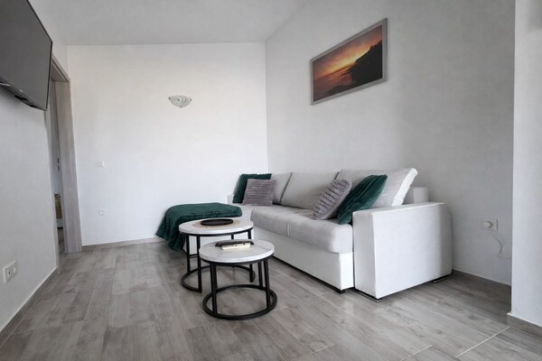 Zonovergoten appartement met zeezicht en terras op 400m van strand in Poreč - thumbnail 1