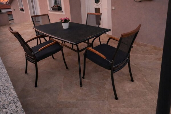 Zonovergoten appartement met zeezicht en terras op 400m van strand in Poreč - thumbnail 3