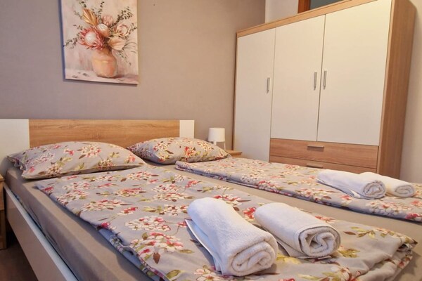 Zonovergoten appartement voor 4 op 400m van strand Poreč - thumbnail 1