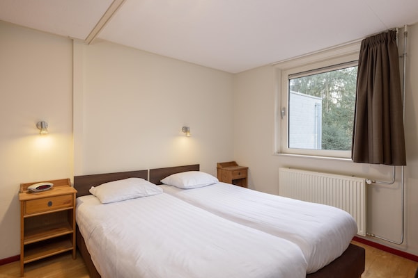 Gerestylede bungalow op autovrij Vakantiepark De Berkenhorst op de Veluwe - thumbnail 5