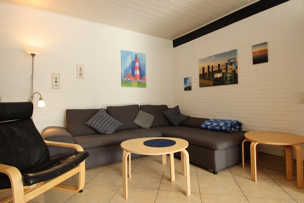 Knus vakantiehuis bij het strand van Tossens met omheinde tuin - thumbnail 3
