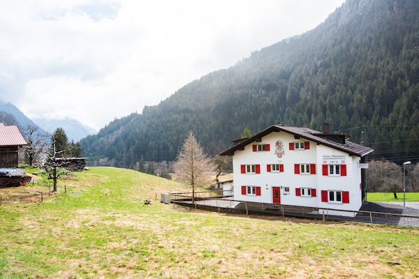 Centraal gelegen vakantiehuis in Sankt Gallenkirch voor 25 personen - thumbnail 5