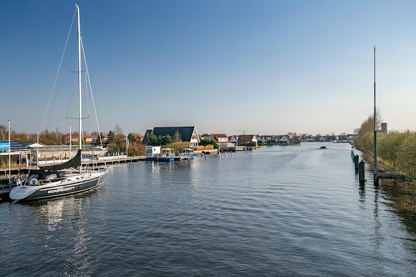 Vrijstaand vakantiehuis aan golfbaan in Grou, Friesland - thumbnail 6