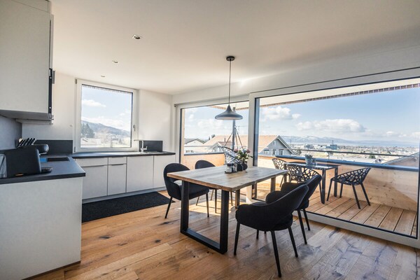 Rustiek appartement nabij de Bodensee met balkon en bergzicht in Hörbranz - thumbnail 6