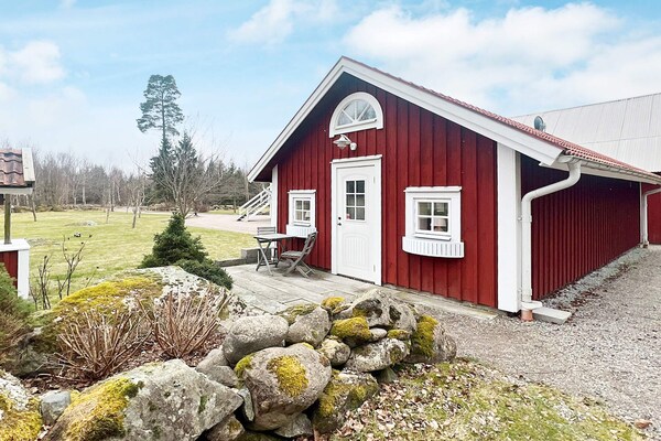 Kneuterig vakantiehuisje bij Växjö met leenfietsen, vlakbij het Åsnen-meer - thumbnail 1
