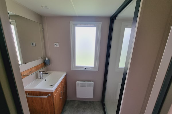 4-persoons chalet op 500 m van zee in Blankenberge - thumbnail 4
