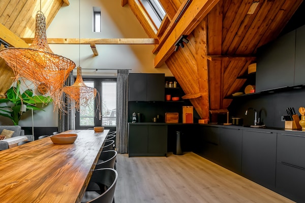 Loft Loopuyt: Riante wellnessloft voor 10 personen in hartje Julianadorp - thumbnail 4
