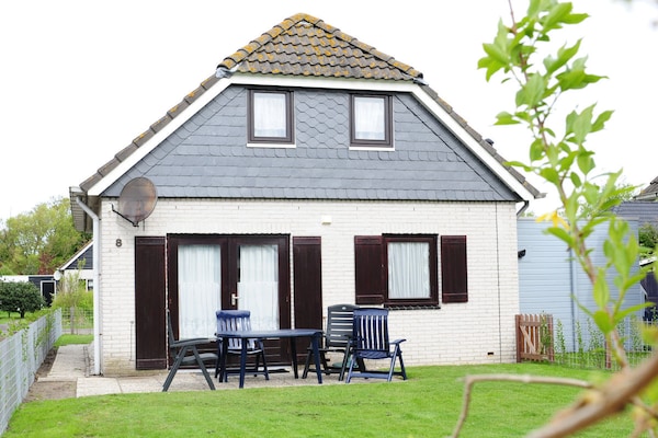 Comfortabel vakantiehuis in Ouddorp, 10 minuten van strand en zee - thumbnail 2