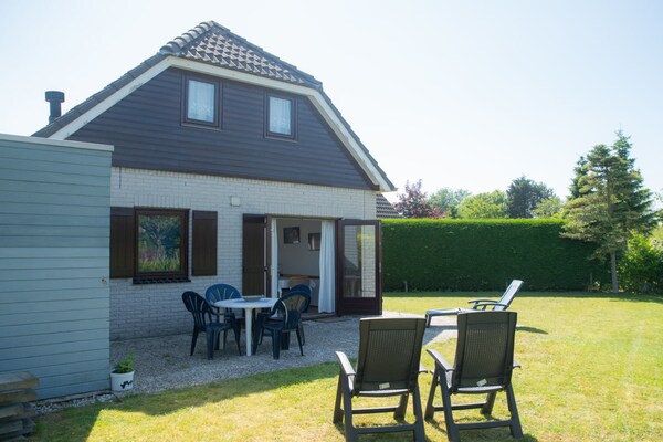 Comfortabel vakantiehuis in Ouddorp, 10 minuten van strand en zee - thumbnail 3