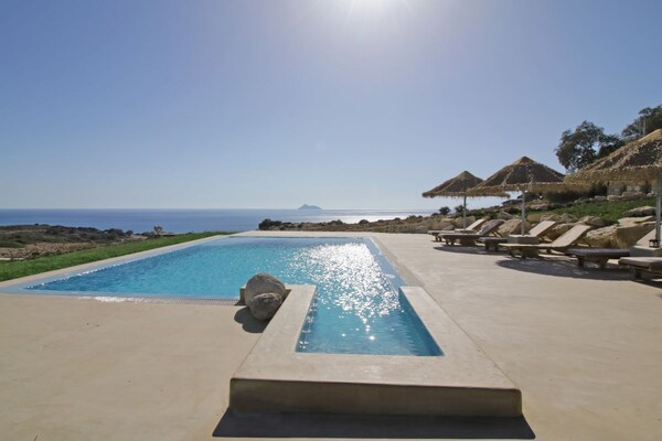 Villa met privézwembad en panoramisch uitzicht op 500 meter van zee in Pitsidia - thumbnail 2