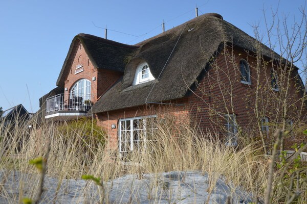 Luxe vakantiehuis met balkon in Böhler Bütendiek, dichtbij St. Peter-Ording - thumbnail 5