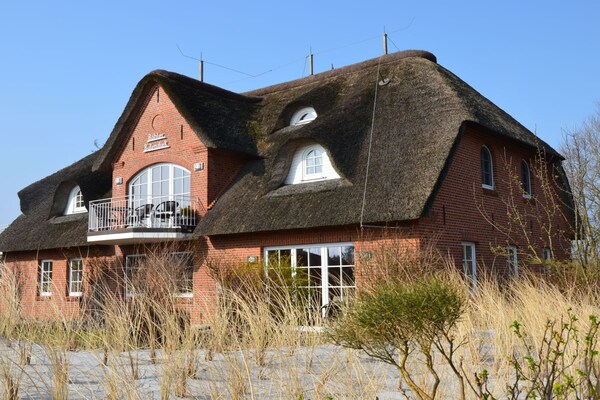 Luxe vakantiehuis met balkon in Böhler Bütendiek, dichtbij St. Peter-Ording - thumbnail 6