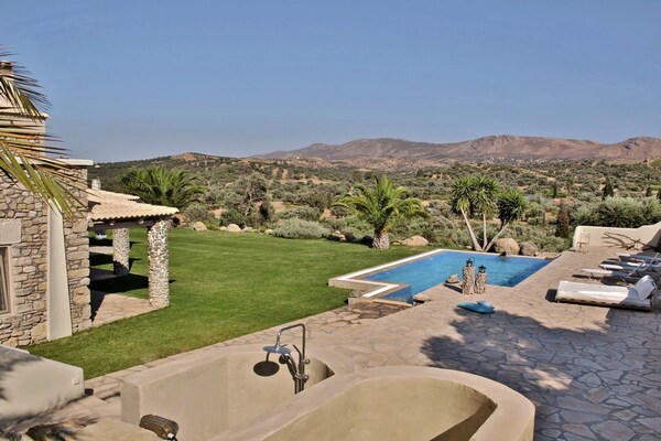 Luxe villa op Kreta met verwarmd zwembad, 3 slaapkamers en grote tuin - thumbnail 2