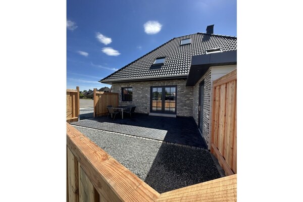 Luxe vakantiehuis voor 10 personen direct aan de dijk in Tönning - thumbnail 5