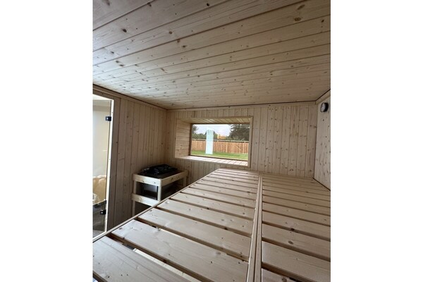 Luxe vakantiehuis voor 10 personen direct aan de dijk in Tönning - thumbnail 6