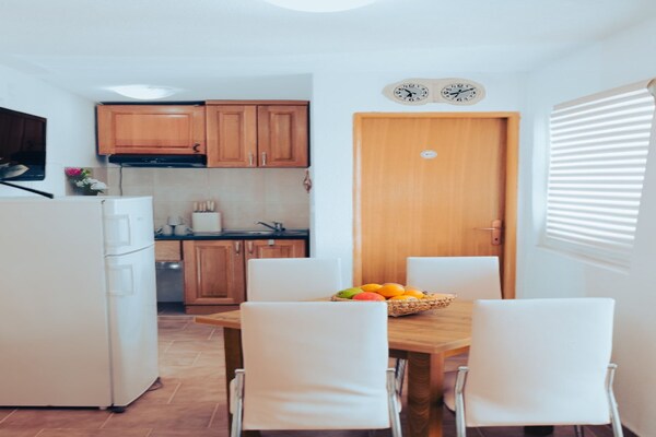 Appartement met zeezicht en terras in Vrboska, Hvar – 200m van strand - thumbnail 3
