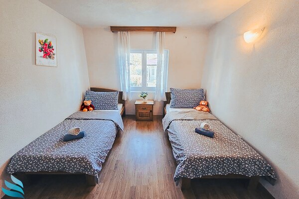Appartement met zeezicht en terras in Vrboska, Hvar – 200m van strand - thumbnail 4