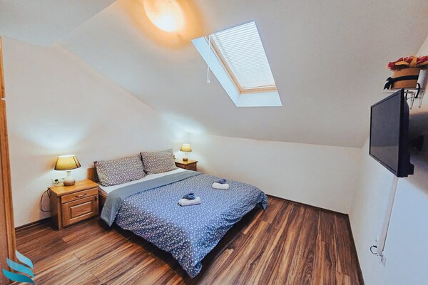 Appartement met balkon en zeezicht in Vrboska, vlak bij het strand - thumbnail 3