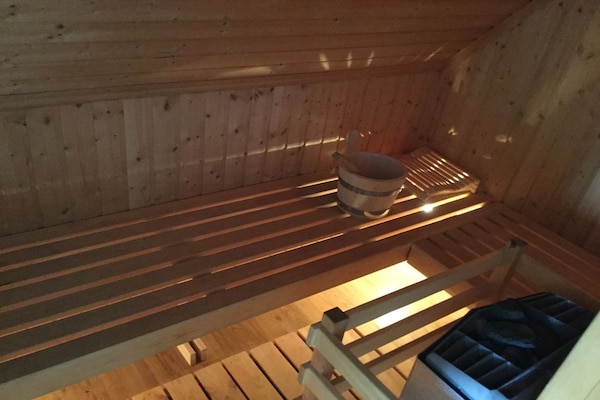 Luxe vakantiehuis met sauna en haard in vissersdorp Breskens, 2km van zee - thumbnail 3