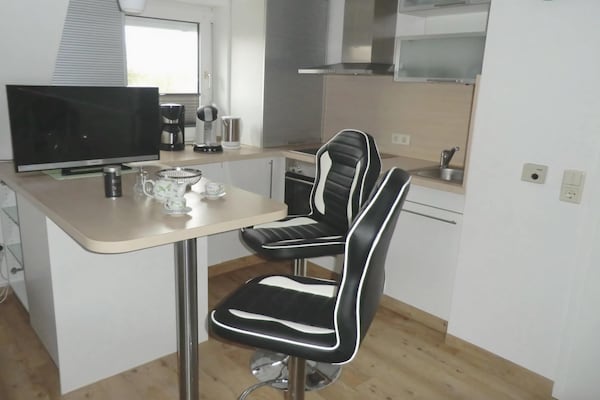 Modern appartement aan zee met balkon in Neuharlingersiel - thumbnail 3