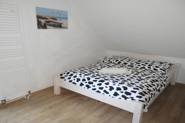 Modern appartement aan zee met balkon in Neuharlingersiel - thumbnail 6