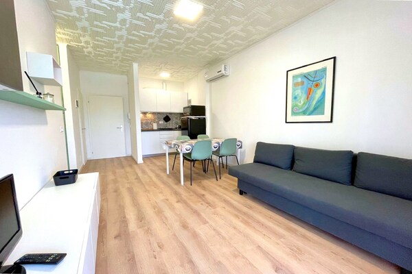 Appartement aan zee met zwembad in Porto Santa Margherita - thumbnail 2