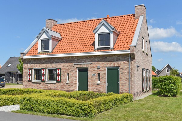 Vrijstaand vakantiehuis op Strand Resort Nieuwvliet-Bad, 700m van zee - thumbnail 1