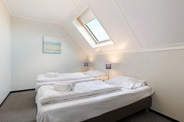 Luxe vrijstaand vakantiehuis voor 10 personen op Strand Resort Nieuwvliet-Bad - thumbnail 3