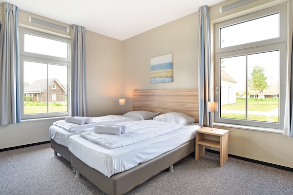Luxe vrijstaand vakantiehuis met sauna, 700m van strand Nieuwvliet-Bad - thumbnail 3