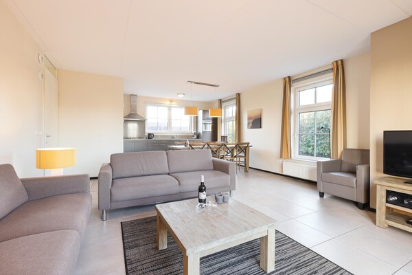 Vrijstaande villa met hond, 700m van strand, 4 slaapkamers, Nieuwvliet - thumbnail 6