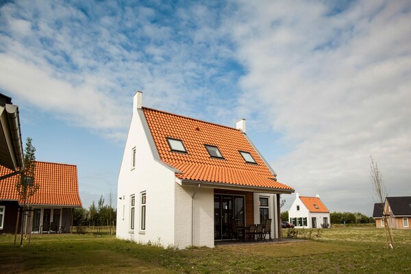 Luxe vrijstaand vakantiehuis met sauna op 700m van het strand in Nieuwvliet - thumbnail 2