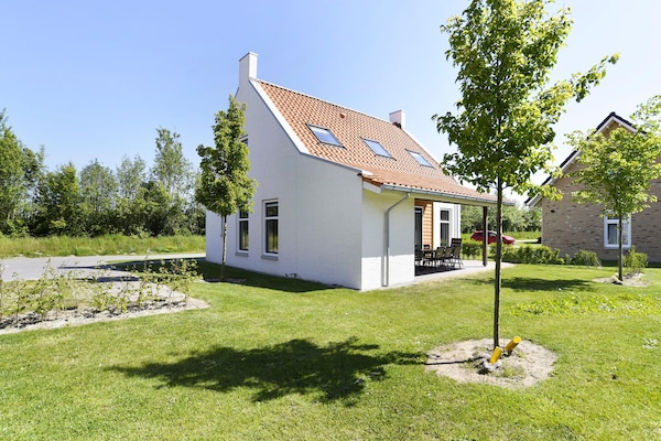 Luxe vrijstaand vakantiehuis met sauna op 700m van het strand in Nieuwvliet - thumbnail 3