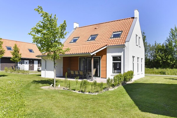 Luxe vrijstaand vakantiehuis met sauna op 700m van het strand in Nieuwvliet - thumbnail 4
