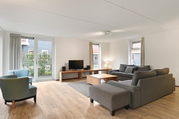 Luxe vrijstaand vakantiehuis voor 12 personen aan Zuidlaardermeer in Drenthe - thumbnail 2