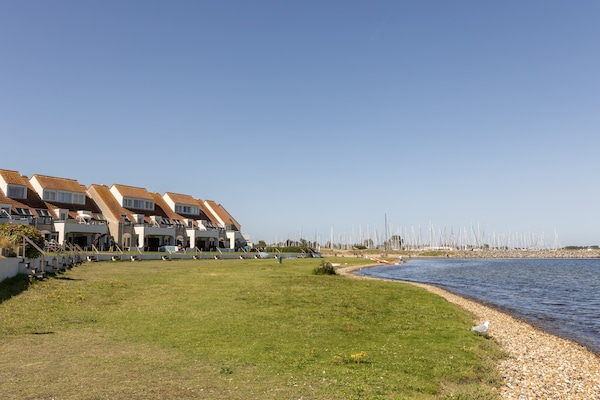 Duplexappartement met balkon aan het Grevelingenmeer in Brouwershaven - thumbnail 1
